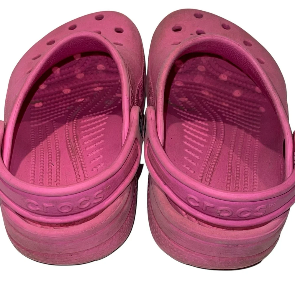 Crocs Hot Pink Kids J2 - Used - Wear On‎ Heels